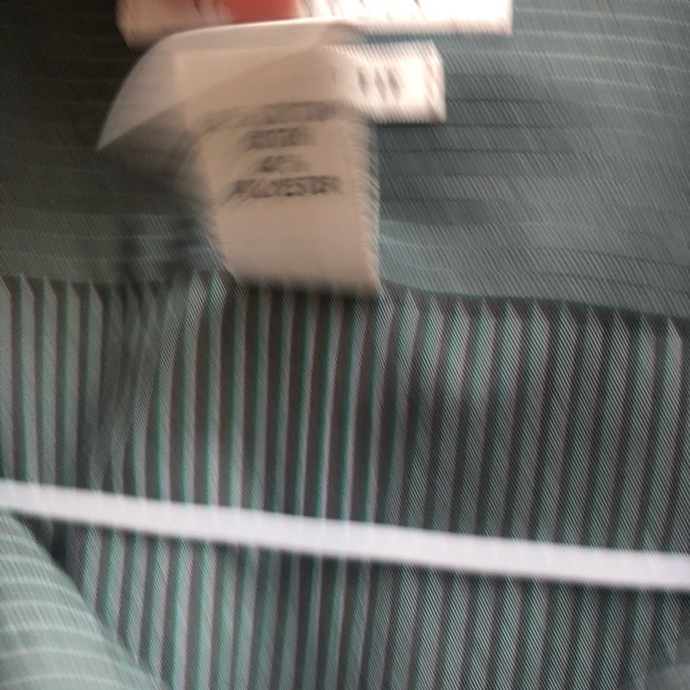 Vanhussen green button down - Picture 3 of 6